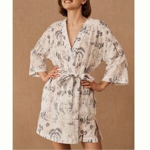 Light Cream & Gray Printed Short Robe with Tie Belt